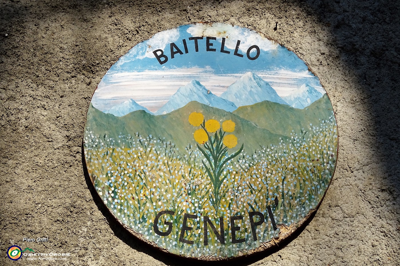 16 Uno stemma del Baitello Genepi.JPG